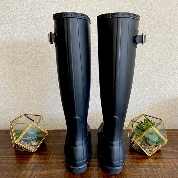 Hunter rain boots size 7 - Picture 4 of 4